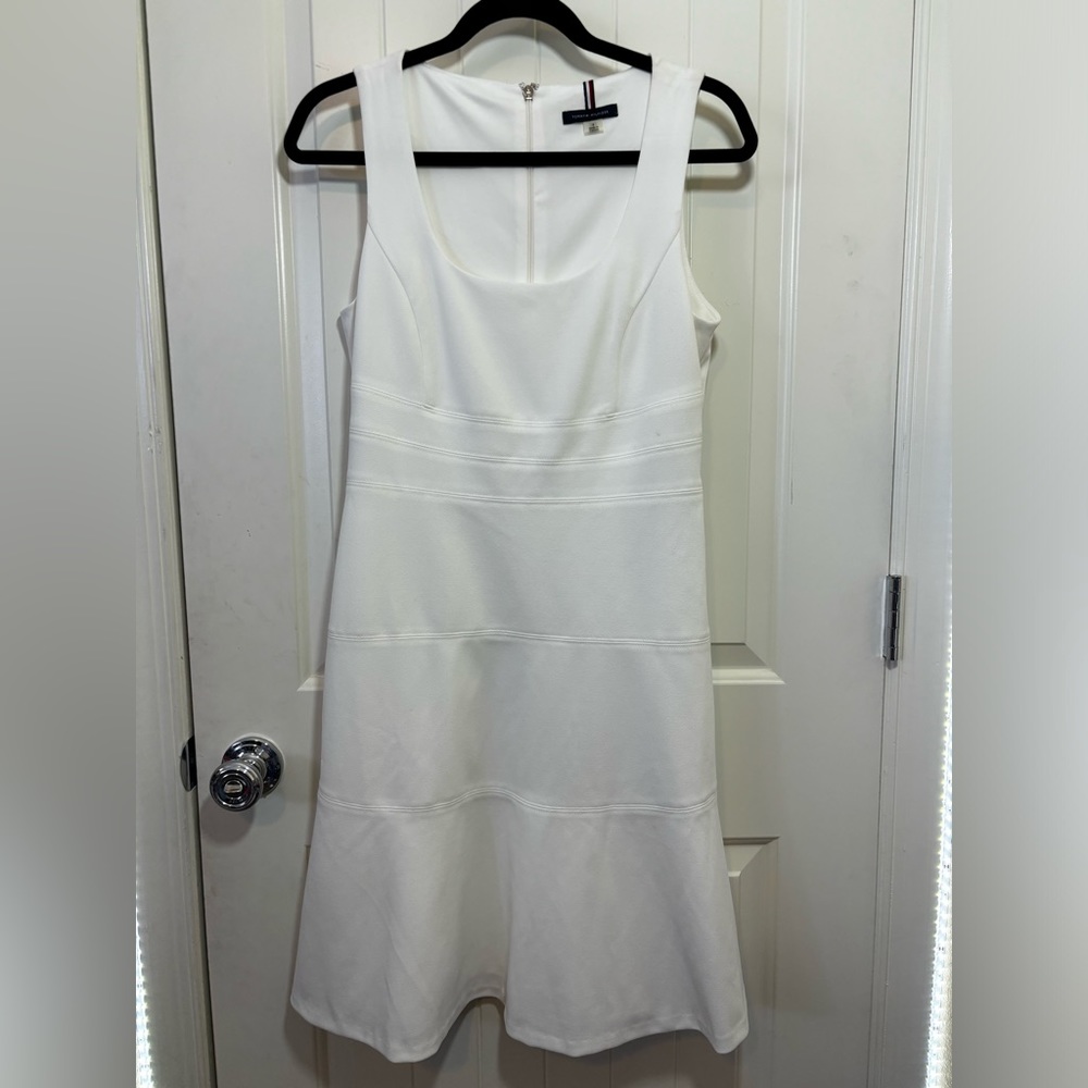 Tommy Hilfiger White Sleeveless Flare Dress NWT
Sleeveless Midi Dress G3